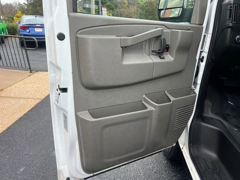 Used 2021 Chevrolet Express 2500 image 24