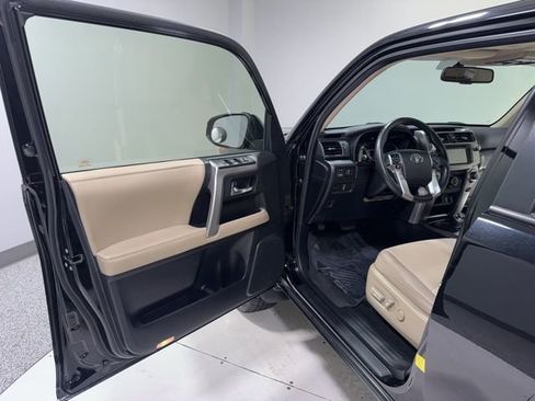 Used 2014 Toyota 4Runner SR5 Premium w/ Preferred Accessory Package image 12