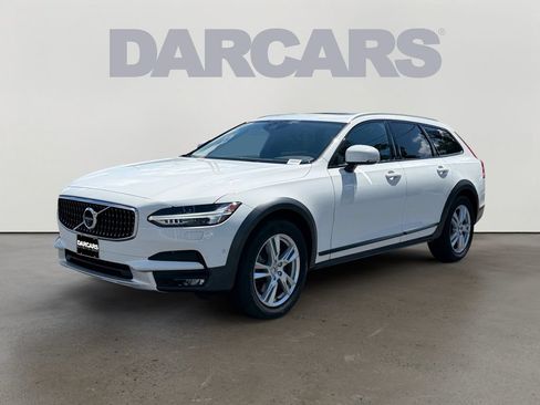 Used 2018 Volvo V90 T5 Cross Country w/ Convenience Package AWD/4WD image 3