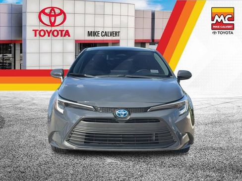 Certified 2025 Toyota Corolla LE FWD image 8
