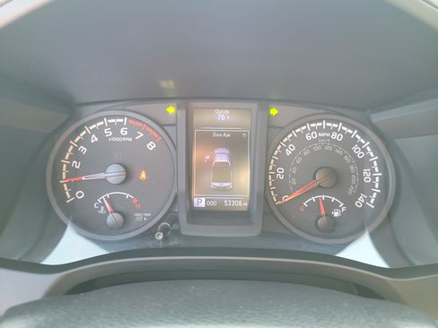 Used 2021 Toyota Tacoma SR w/ SX Package AWD/4WD image 19