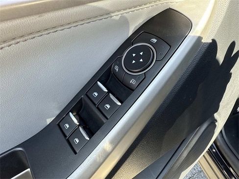 Used 2022 Ford Explorer XLT w/ Equipment Group 202A image 11