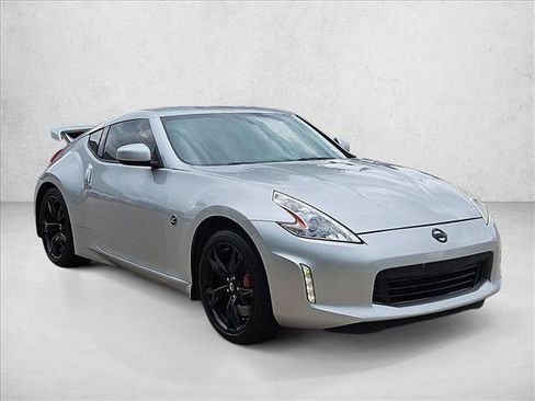 Used 2013 Nissan 370Z Touring w/ Sport Pkg RWD image 3