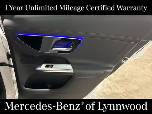 Used 2025 Mercedes-Benz GLC 300 4MATIC image 28