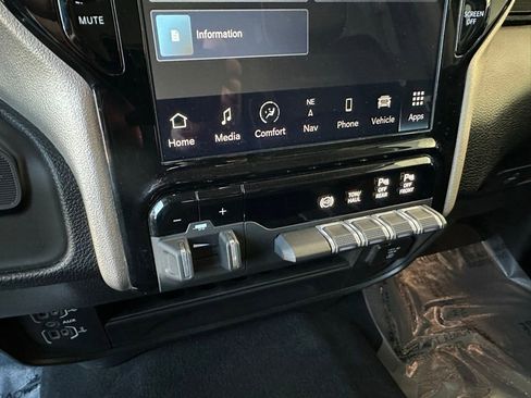 Used 2024 RAM 2500 Laramie image 25