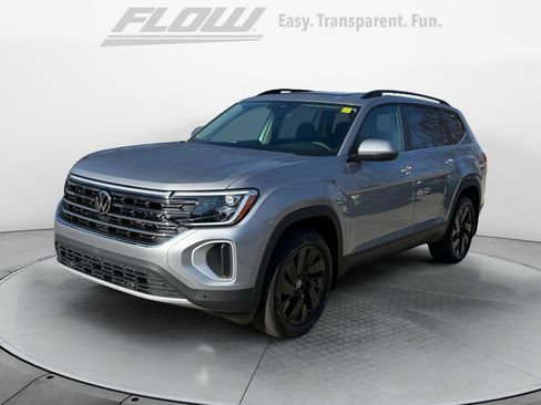 New 2026 Volkswagen Atlas SE image 3