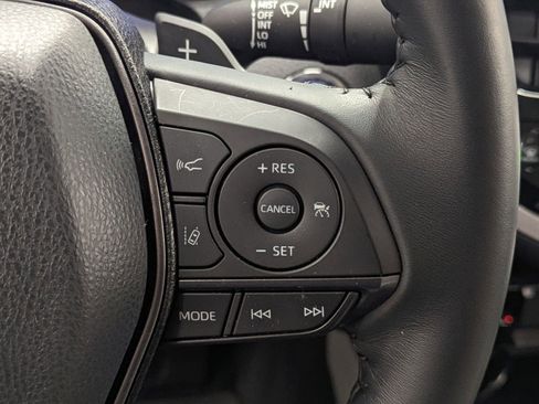 Used 2022 Toyota Camry SE image 21