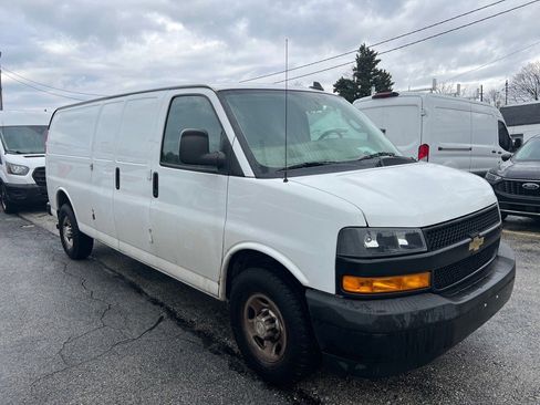 Used 2020 Chevrolet Express 3500 Extended image 3