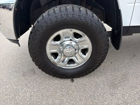 Used 2017 RAM 2500 SLT AWD/4WD image 29
