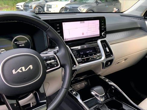 Used 2022 Kia Sorento SX FWD image 8