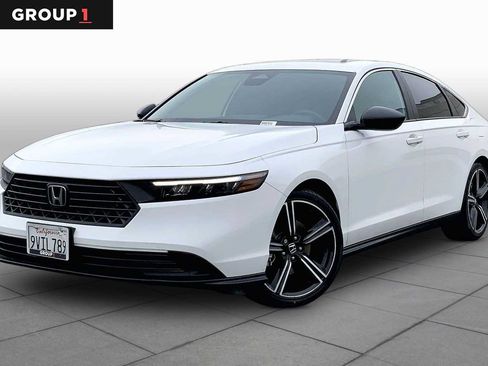 Used 2025 Honda Accord Sport image 1