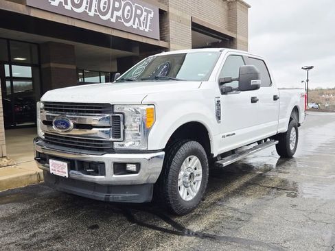 Used 2017 Ford F250 XLT w/ XLT Value Package image 3
