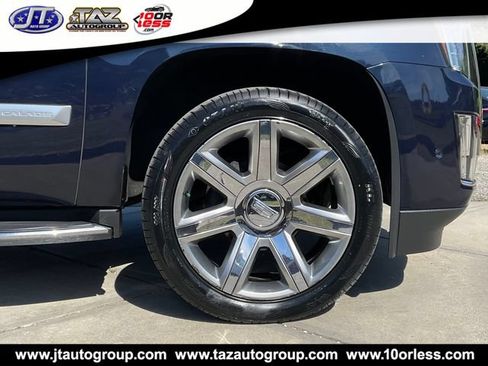 Used 2019 Cadillac Escalade Luxury RWD image 9