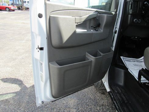 Used 2024 Chevrolet Express 3500 w/ Power Convenience Package RWD image 22