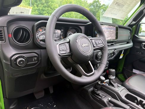 New 2026 Jeep Wrangler Unlimited Rubicon AWD/4WD image 15