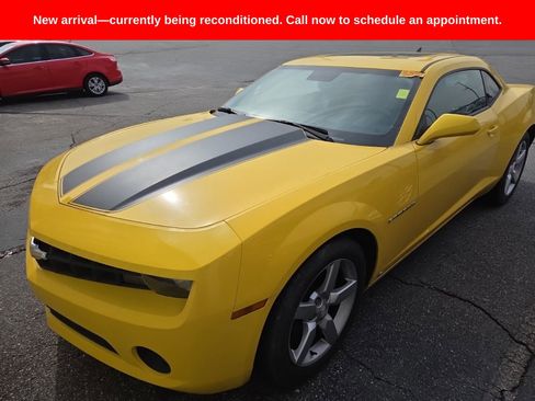 Used 2010 Chevrolet Camaro LT image 2