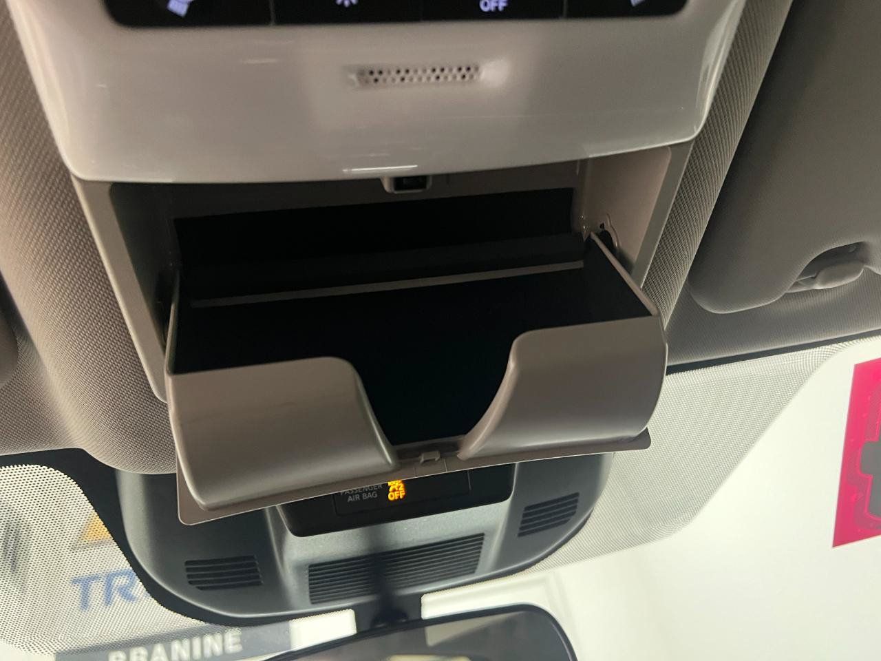 Used 2024 Nissan Rogue SV FWD image 31