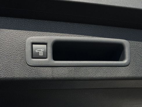 Used 2025 Toyota Sienna XSE w/ XSE Plus Package image 28