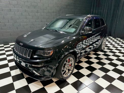 Used 2014 Jeep Grand Cherokee SRT8 w/ Luxury Group II AWD/4WD image 6