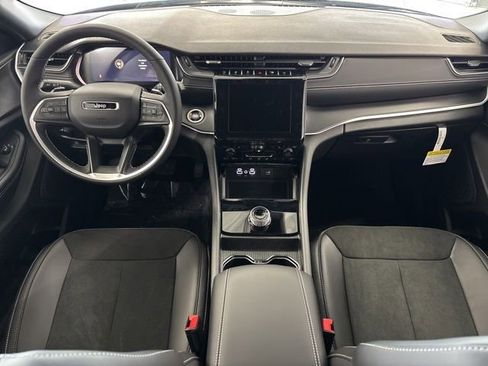 New 2025 Jeep Grand Cherokee L Altitude image 42