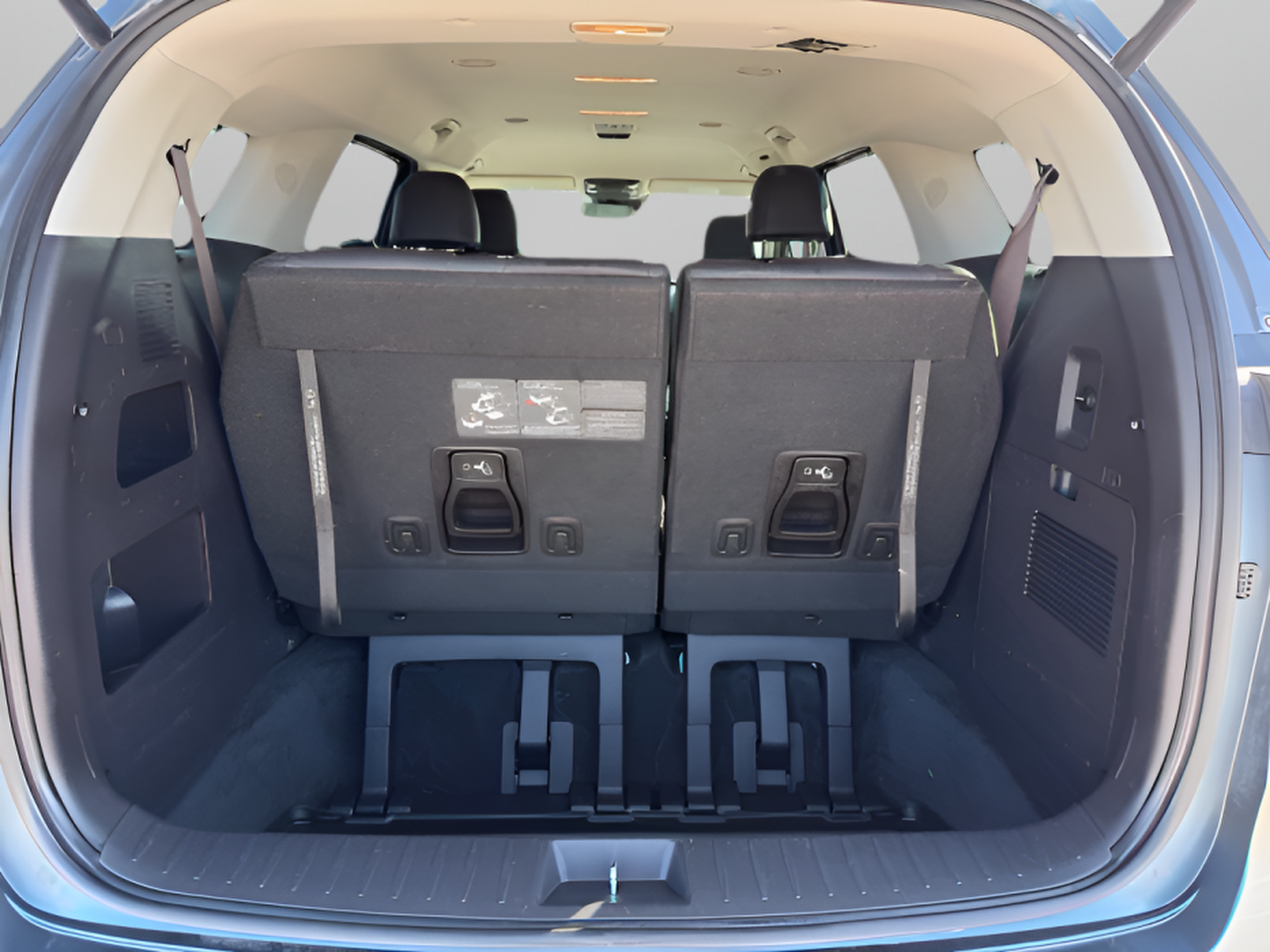 Used 2022 Kia Carnival EX FWD image 26