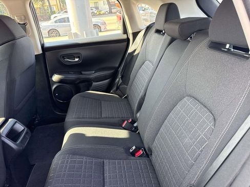 Used 2025 Honda HR-V LX image 10