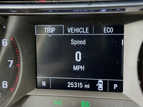 Used 2023 Chevrolet TrailBlazer LT w/ Convenience Package image 2