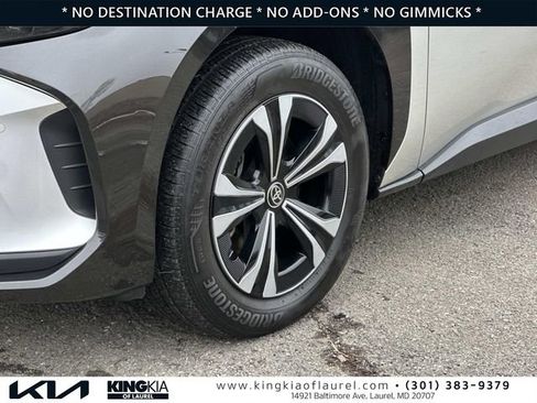 Used 2023 Toyota bZ4X XLE w/ Weather Package image 30