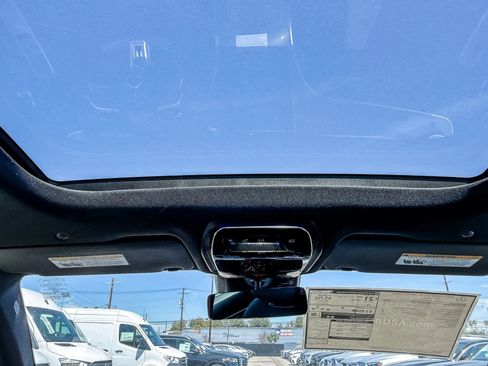 Used 2025 Mercedes-Benz GLC 43 AMG AMG GLC 43 image 16