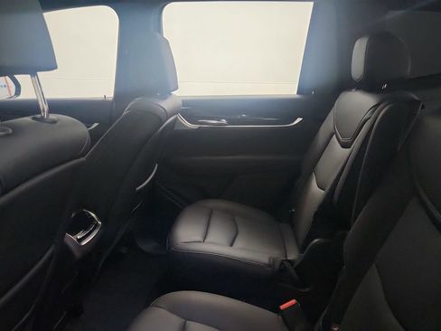 Certified 2024 Cadillac XT6 Premium Luxury w/ LPO, Floor Liner Package AWD/4WD image 24