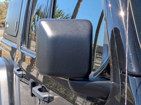 Used 2022 Jeep Gladiator Rubicon w/ Cold Weather Group image 12