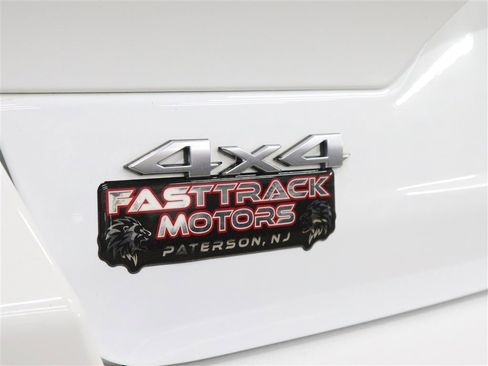 Used 2022 Jeep Grand Cherokee Summit AWD/4WD image 9