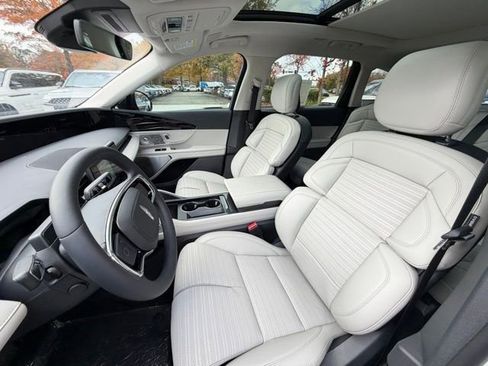 New 2026 Lincoln Nautilus Reserve image 15