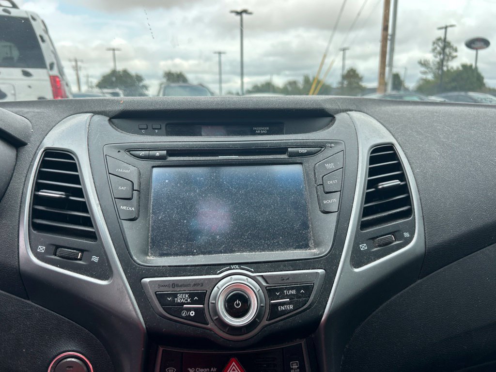 Used 2015 Hyundai Elantra Limited w/ Option Group 05 FWD image 16