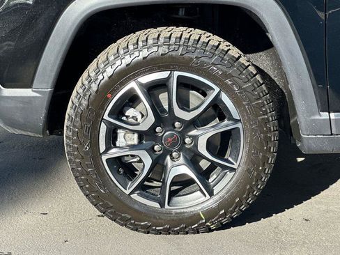 New 2026 Jeep Compass Trailhawk w/ Sun, Sound & Navigation Group image 25