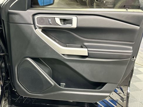 Used 2021 Ford Explorer XLT w/ Equipment Group 202A image 38