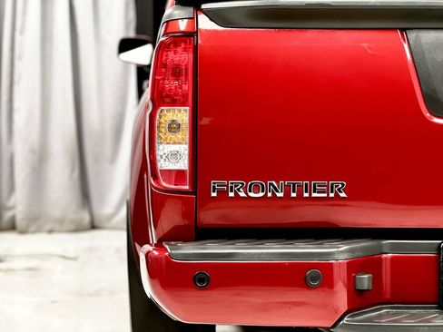 Used 2016 Nissan Frontier PRO-4X w/ Pro-4x Luxury Package image 14