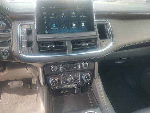 Used 2024 Chevrolet Tahoe Premier RWD image 11