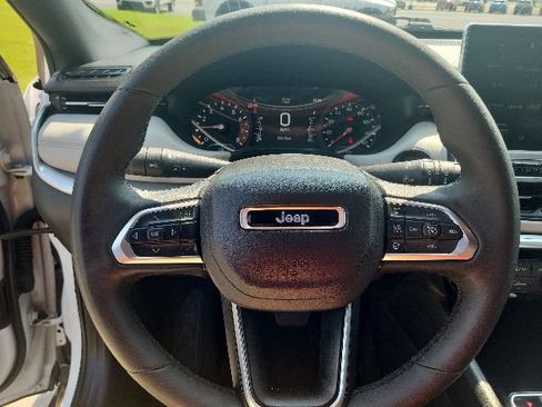 Used 2025 Jeep Compass Limited AWD/4WD image 35