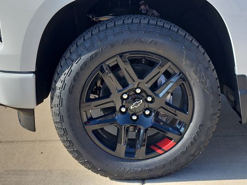 New 2026 Chevrolet Silverado 1500 RST w/ Redline Edition AWD/4WD image 9
