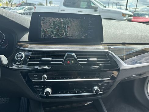 Used 2020 BMW 530i w/ Convenience Package RWD image 17