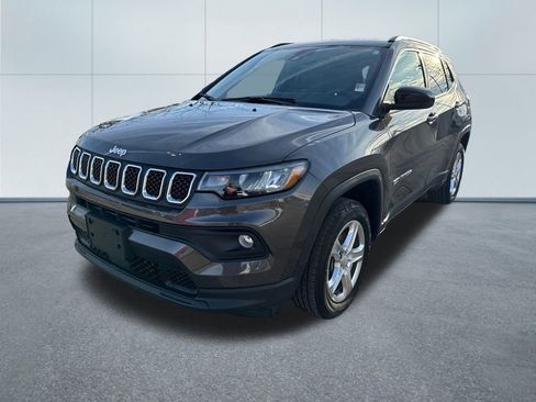 Certified 2023 Jeep Compass Latitude image 2