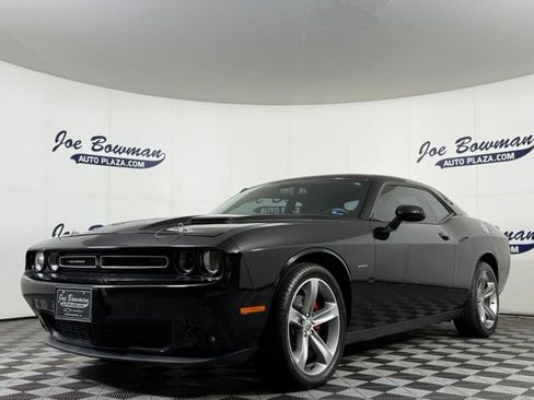 Used 2015 Dodge Challenger R/T w/ Quick Order Package 28B R/T RWD image 3