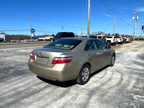 Used 2007 Toyota Camry XLE image 3
