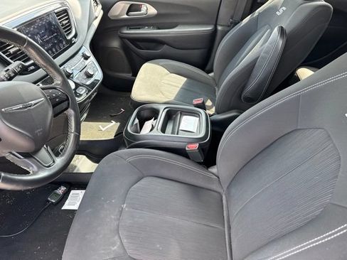 Used 2018 Chrysler Pacifica Touring Plus w/ S Appearance Package FWD image 15