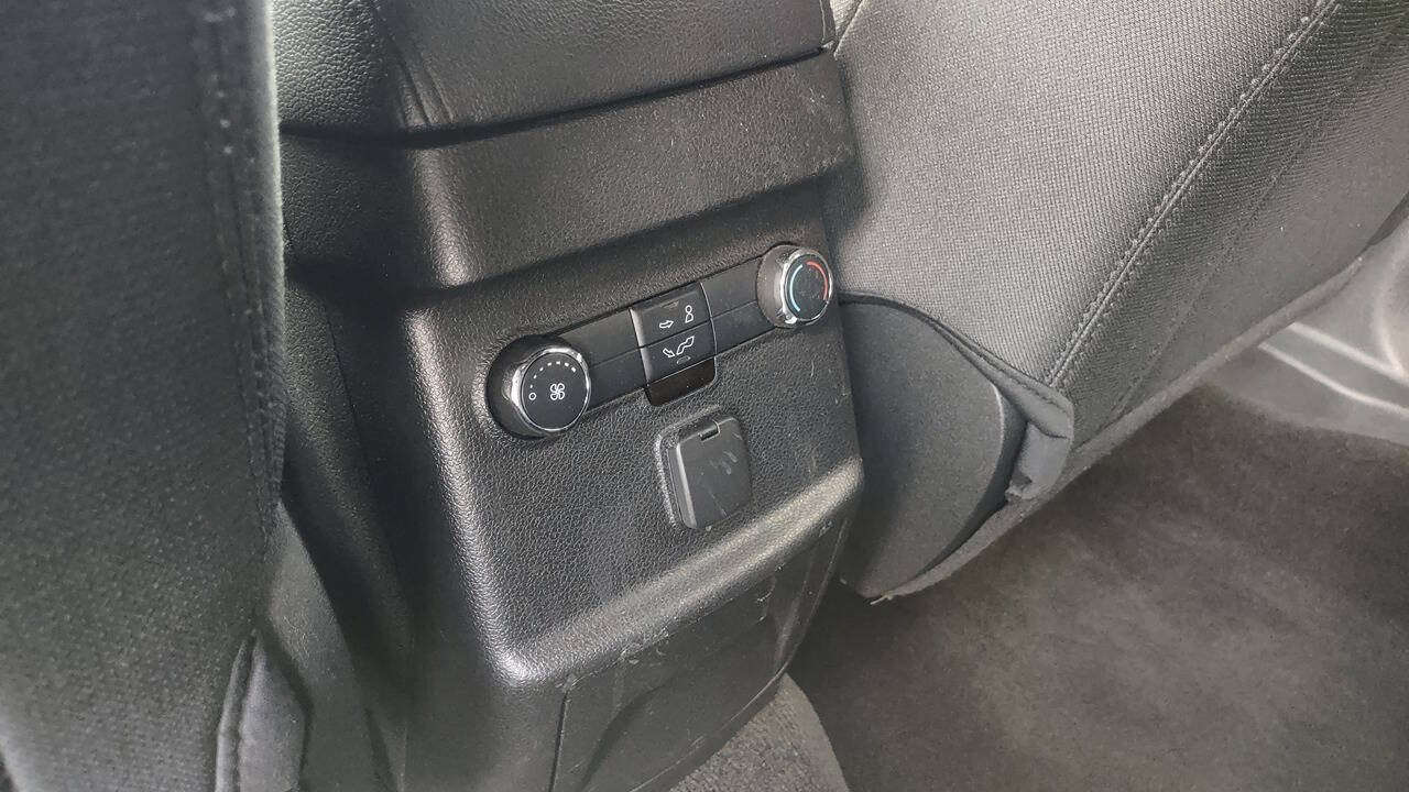 Used 2018 Ford Explorer XLT w/ Equipment Group 201A AWD/4WD image 33