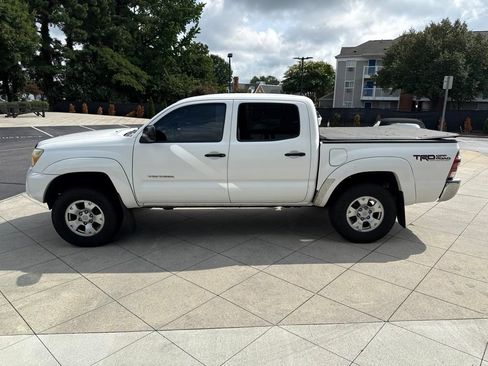 Used 2013 Toyota Tacoma 4x4 Double Cab w/ TRD Off-Road Pkg image 4