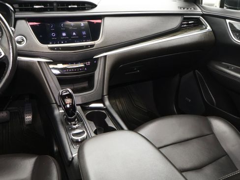 Used 2022 Cadillac XT5 Premium Luxury AWD/4WD image 17
