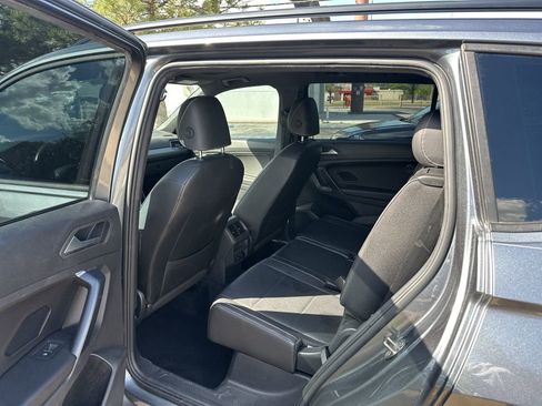 Used 2021 Volkswagen Tiguan SE image 14