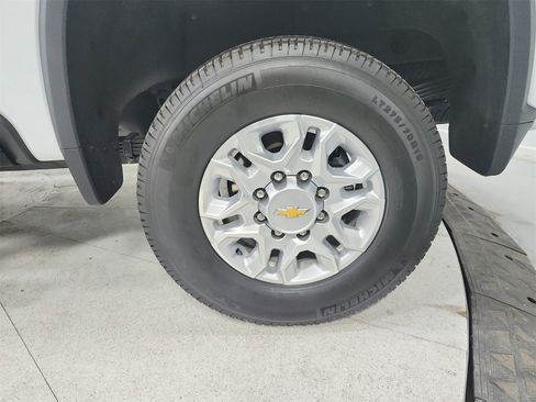 Used 2025 Chevrolet Silverado 2500 LT image 43
